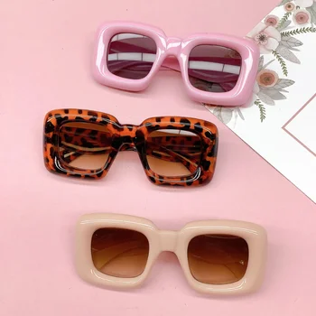 2023 Детские солнцезащитные очки Y2k Уникальный прекрасный модный бренд UV400, дизайнерские квадратные очки ярких цветов для мальчиков и девочек Солнцезащитные очки