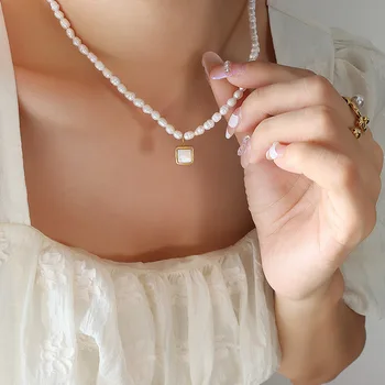 Ожерелье с подвеской из белой морской раковины, инкрустированной пресноводным жемчугом